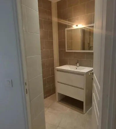 Apartment 2 *